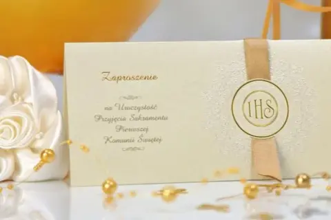 Jak wypełnić zaproszenia na komunię - proste kroki i wzory