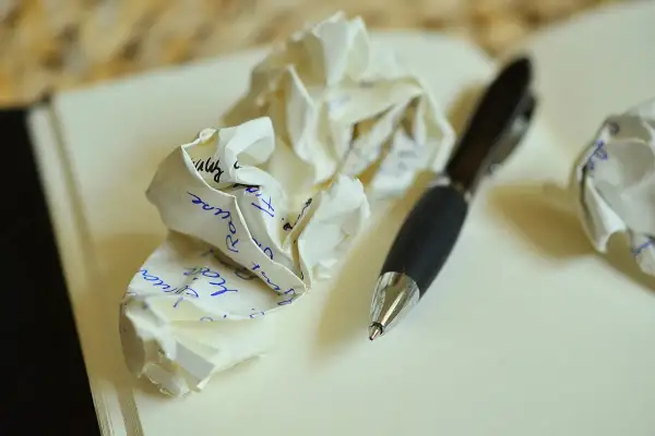 Jak napisać zaproszenie na ślub? Kluczowe elementy i wzory do wyboru